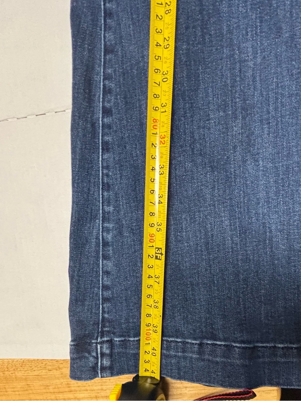 Pilcro by Anthropologie pull on flare jeans, size 30 - Picture 11 of 16